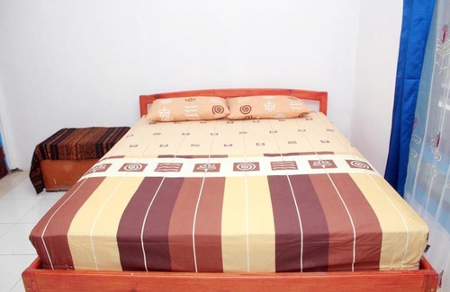 Moni House | Family-Friendly Liahz Lodge with Inviting Hot Tub