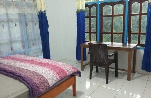 Moni House | Family-Friendly Liahz Lodge with Inviting Hot Tub