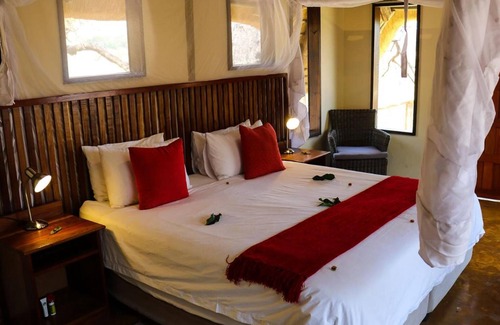 Muneambuanas Cabin | Experience Nature at Lianshulu Bush Lodge with Pool & Dining
