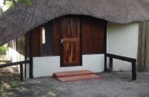 Muneambuanas Cabin | Experience Nature at Lianshulu Bush Lodge with Pool & Dining