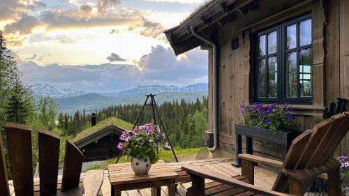 Oystre Slidre House | Discover Liaplassen Mountain Chalet - Pet-Friendly Retreat