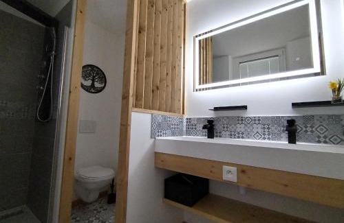 Grandcamp-Maisy House | Libération Hotel: Oceanfront Paradise with 10/10 Rating
