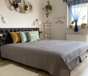 Heviz Apartment | Highly Rated Libellula Apartman in Hévíz with Family Amenities