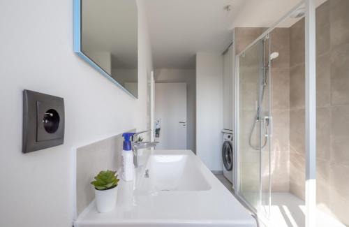 Pontault-Combault Apartment | Guest Rated 8.5: Family & Pet-Friendly at Liberation