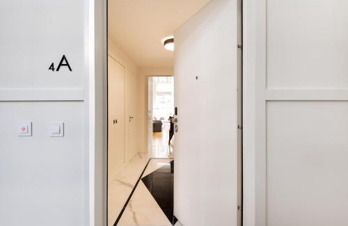 Centro / Baixa Apartment | Liberty 119: Exceptional 1BD in Porto's Main Avenue
