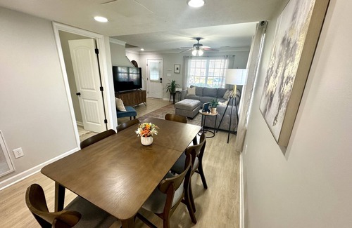 Lynchburg House | Top-Rated Liberty Airport Haven: 3BR/3BA Near Downtown