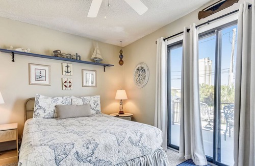 Bel Air Condo | Family-Friendly Liberty Beach: Pet Welcome & Kitchen Access