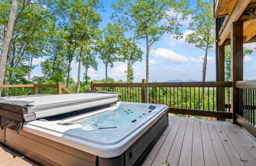 Aska House | Experience Liberty Call: Family-Friendly with Hot Tub Access