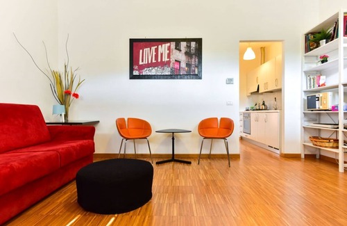 Ostiense Apartment | Libetta Apartment: Perfect for Families with Parking & Spa