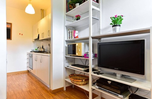 Ostiense Apartment | Libetta Apartment: Perfect for Families with Parking & Spa