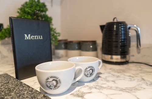 Kendal Apartment | Top-Rated Library View Apartment with Parking & Breakfast
