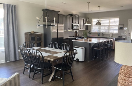 Tullahoma Cottage | Escape to "License To Chill": Lake Cottage with Scenic Views