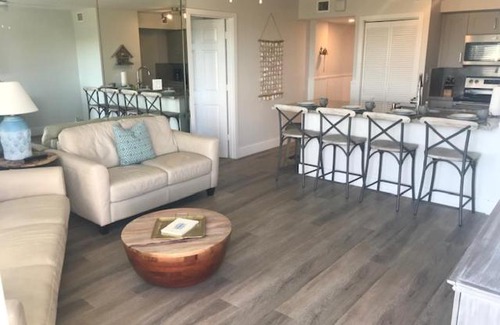 Tavernier House | Modern Oceanfront Condo with Spectacular Views and Pool