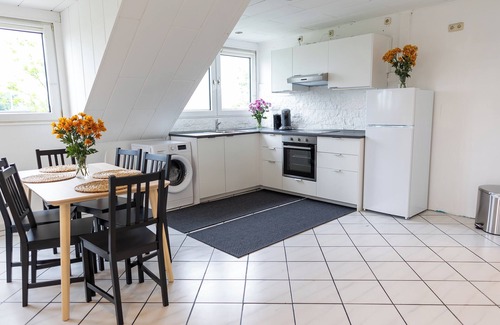 Kleinenbroich Apartment | Bright Apartment for Up to 8 Guests in Korschenbroich