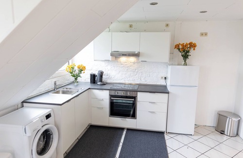 Kleinenbroich Apartment | Bright Apartment for Up to 8 Guests in Korschenbroich