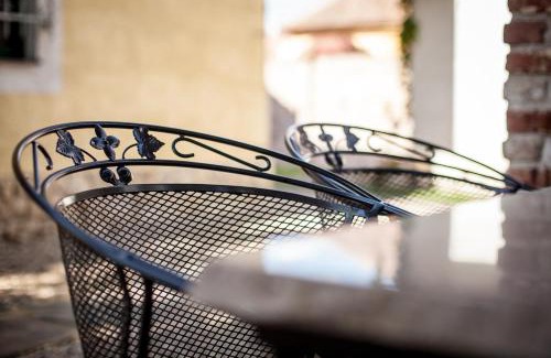 Lednice Apartment | Top-Rated Lichtenštejnské Domky with Hot Tub & Breakfast