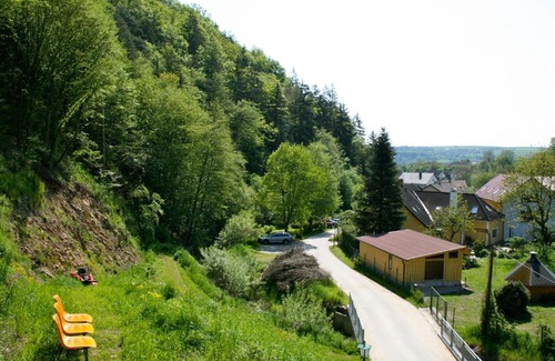 Emmersdorf an der Donau Apartment | Relax at Lichtlmühle: Hot Tub & Kitchen Amenities Await