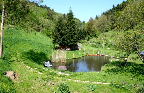 Emmersdorf an der Donau Apartment | Relax at Lichtlmühle: Hot Tub & Kitchen Amenities Await