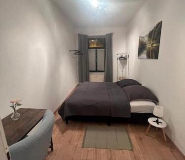 Plagwitz Apartment | Discover Lichtung Appartement: Pet-Friendly & Near Stadium
