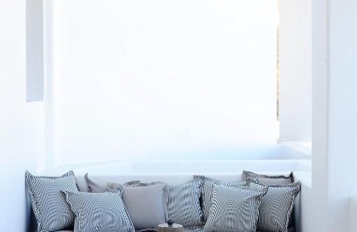 Panormos House | Discover Lidia Villa: 4-Star Pet & Child-Friendly Retreat