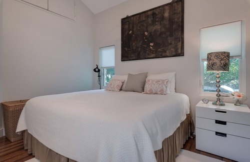 Sarasota House | Cozy Lido Beach Retreat: Steps from the Ocean & Pool