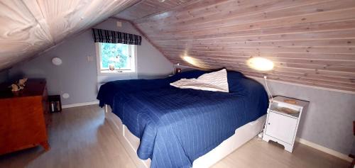 Kristinehamn House | Cozy Lidsbergs Torp i Ölme with Ocean View & Family Fun