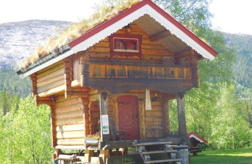 Tokke Ski Chalet | Discover Lie Hytteutleige: 9/10 Rated Oceanfront Retreat