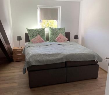 Graveneck Apartment | Guest Rated 9.5: Lieblingsplatz an der Lahn with Ocean View