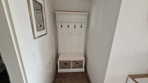 Gelbensande Apartment | Discover Lieblingszeit im Küstenwald: Family-Friendly Getaway