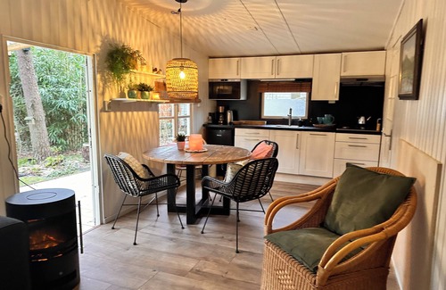 Zuidwolde House | Discover Lief Boshuisje: Family-Friendly Retreat with Pool