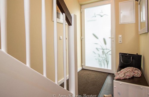 Lietzow Apartment | Cozy Lietzow Appartementhaus Möwe with Ocean View & Kitchen