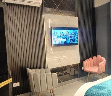Srinagar Hotel | Pet-Friendly Retreat at Lieu D Amour with Breakfast Included