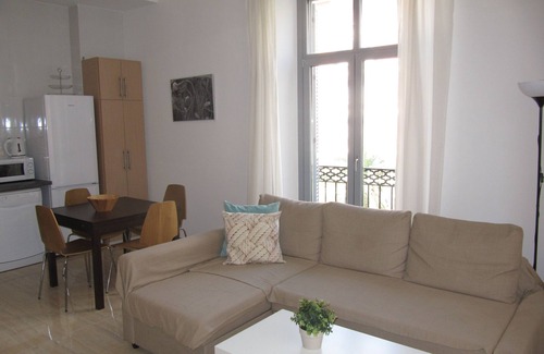 Ensanche Centro Apartment | Life Apartments Alameda Colon