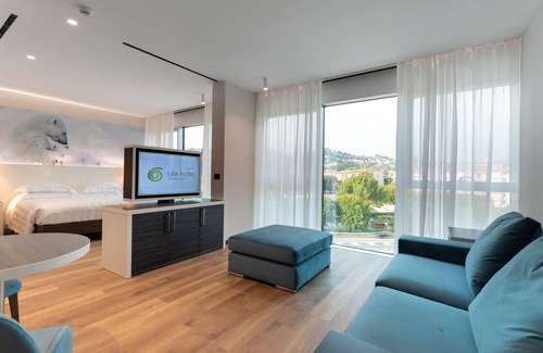 Bergamo Hotel | Discover Life Hotel: Wheelchair Accessible with Spa & Dining