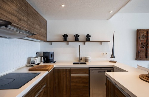 Cul de Sac House | Experience Bliss at Life IS Good IN CUL DE SAC Hotel