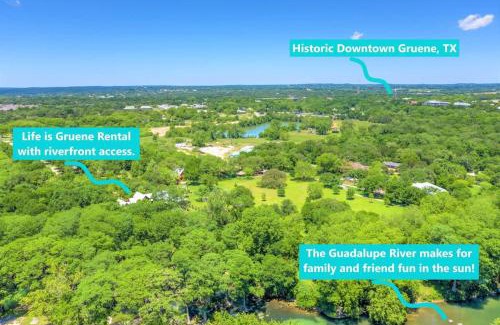 Gruene House | Life is Gruene-Riverfront Luxury-1Mi To GrueneHall