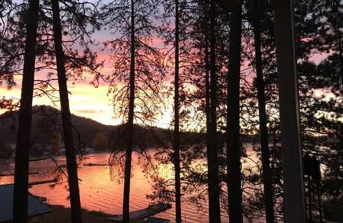 Loon Lake Cabin | Experience Life on Loon Lake with Oceanfront Views