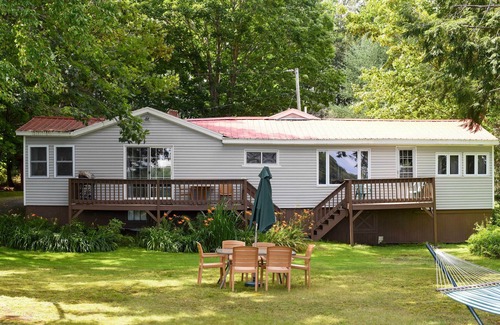 Winthrop Cottage | Experience Lake Life with Private Dock & Cozy Fire Pit
