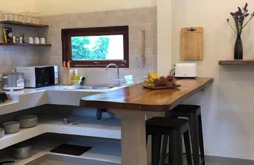 Ko Pha-ngan House | Beachfront Bliss: Family-Friendly Retreat with Ocean Views