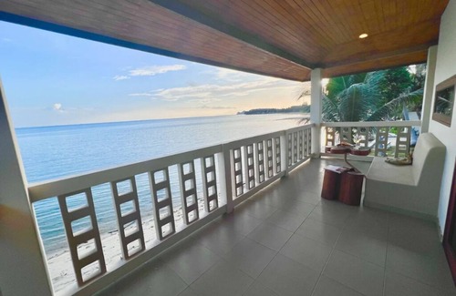 Ko Pha-ngan House | Beachfront Bliss: Family-Friendly Retreat with Ocean Views