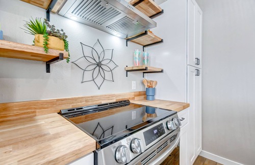 Port Bolivar House | Relax at Life's a Breeze: Oceanfront 2 Bedroom Retreat