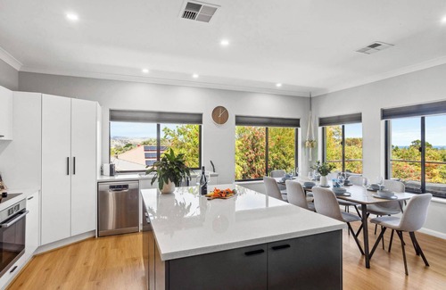 Normanville House | Life’s Better Beachside - luxury two storey home in Normanville, Fleurieu Coast.