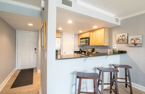 Biloxi Condo | Beachfront Bliss: Enjoy Ocean Views and Poolside Relaxation