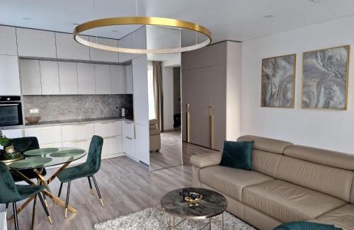 Kaunas Apartment | Exceptional Life Story Hotel: Child-Friendly Comfort Awaits