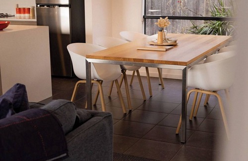 Bicheno Apartment | Inviting Lifebuoy Beach House in Bicheno for Families