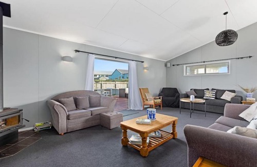 Waiotahi House | Discover Relaxation at Waiotahe Beach Estate Retreat