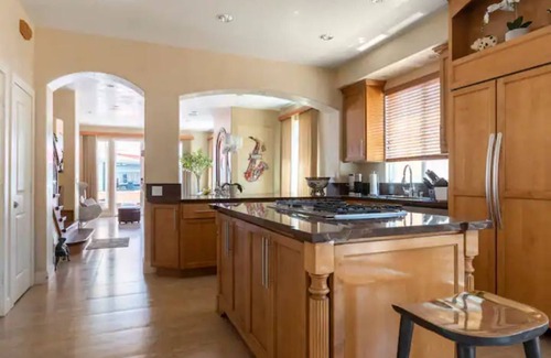 Santa Ana Heights House | Oceanfront Bliss at Life’s a Beach House: Rated 10/10