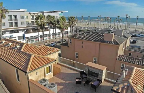 Santa Ana Heights House | Oceanfront Bliss at Life’s a Beach House: Rated 10/10