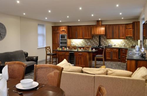 Thornhill House | Experience Liftingstane Farmhouse: 5-Star Pet-Friendly Stay