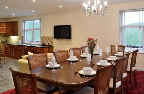 Thornhill House | Experience Liftingstane Farmhouse: 5-Star Pet-Friendly Stay